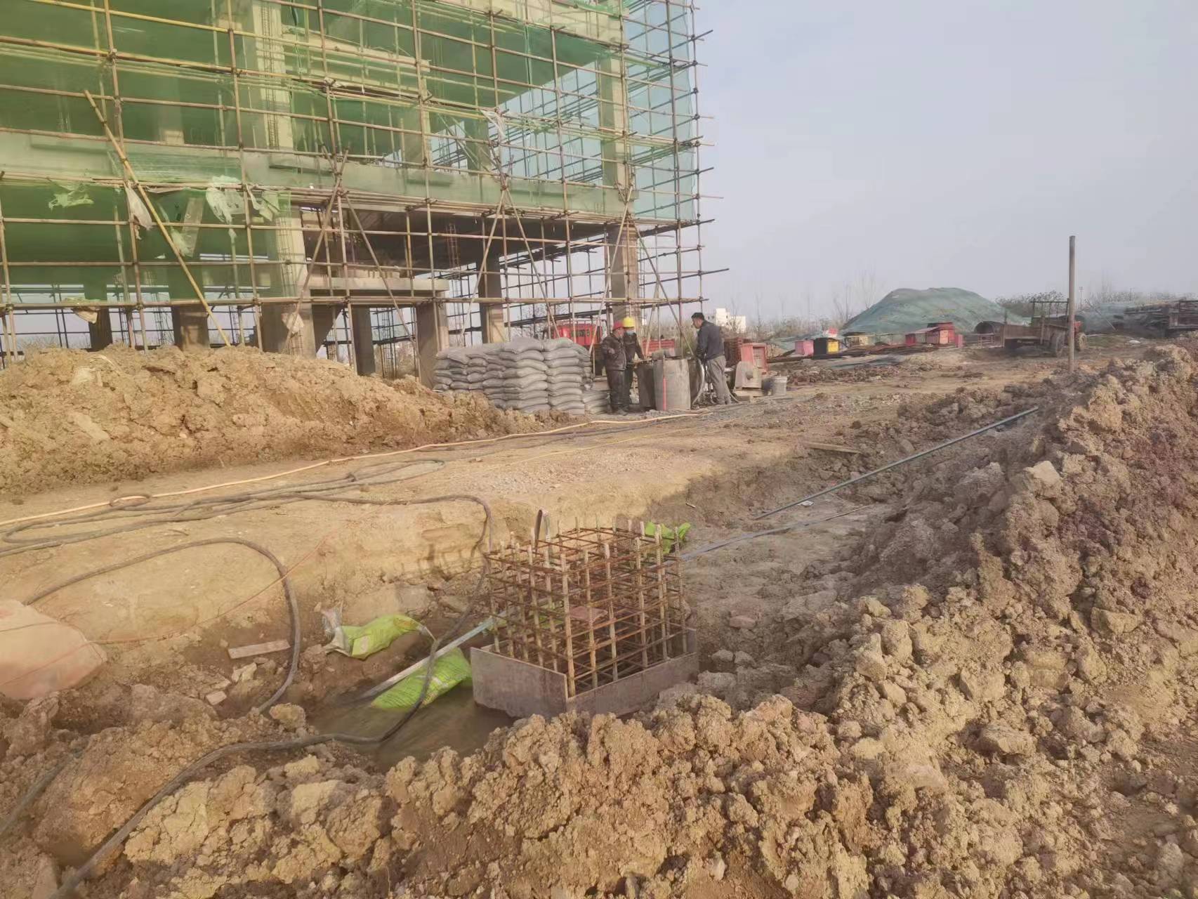 梁河当桥梁出现裂缝的时候应该及时加固修补